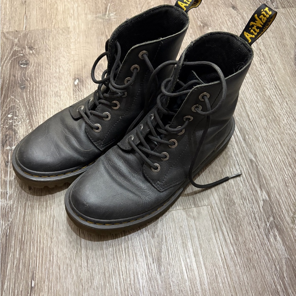 Dr. martens size 8. Like new!